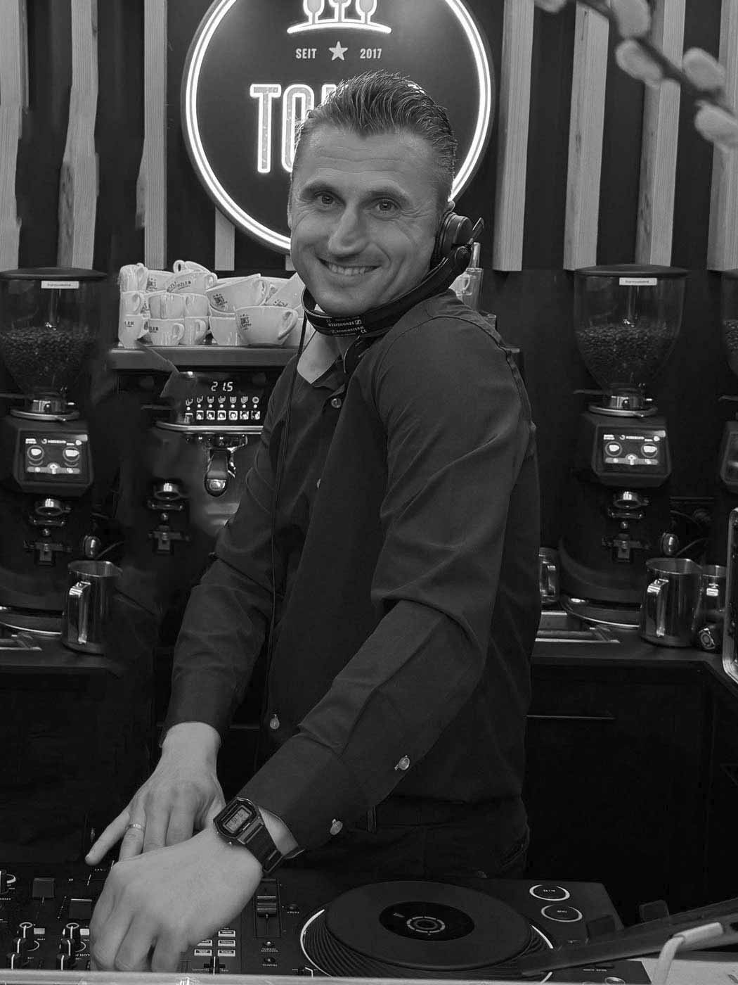 Portrait DJ Danny Deluxe